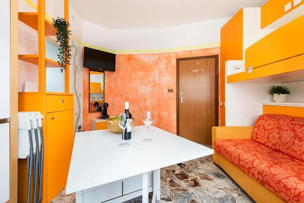 200M From The Sea, Beach Place Included Lido di Jesolo Apartment