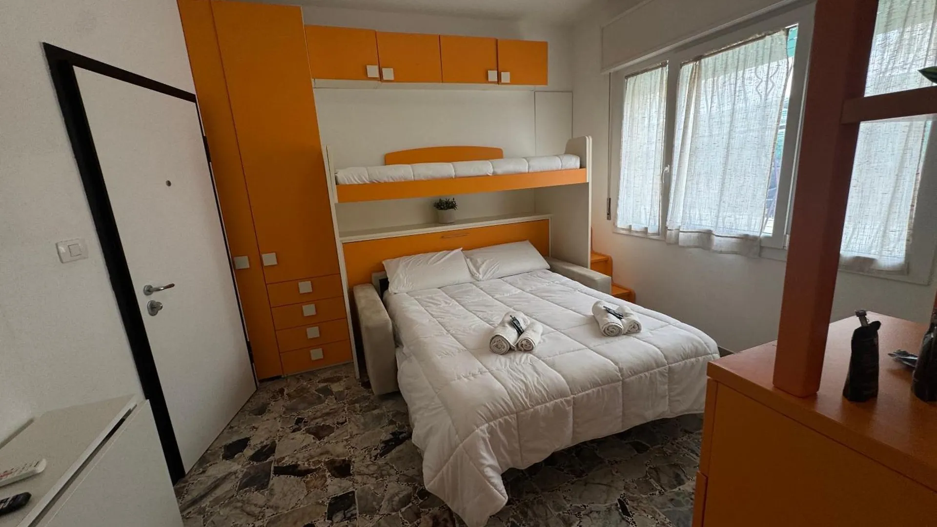 200M From The Sea, Beach Place Included Jesolo Appartement